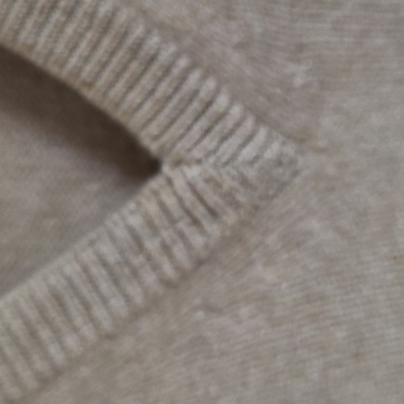 Abercrombie and Fitch Cashmere Sweater - Picture 4 of 6